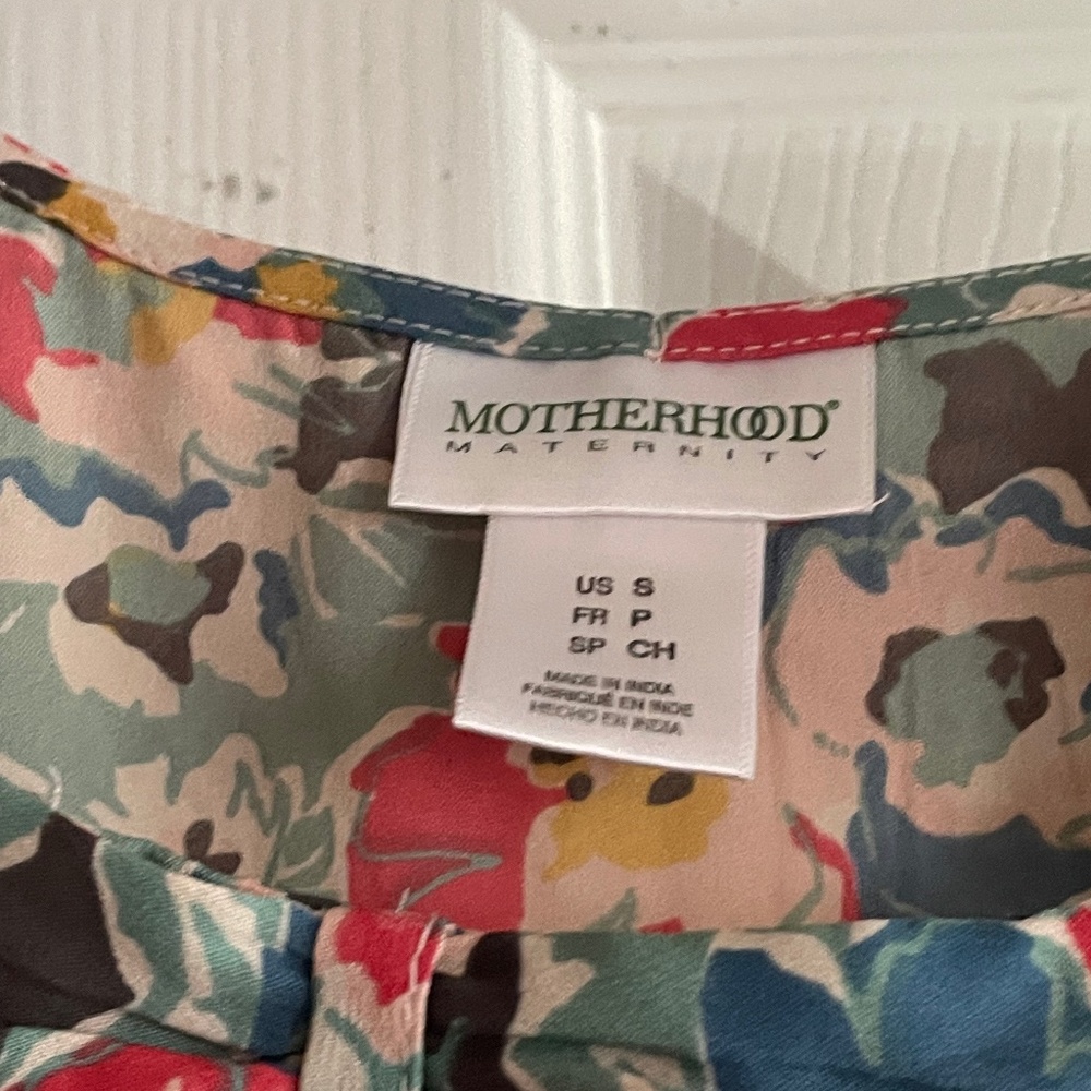 Motherhood, maternity, summer dress super cute!